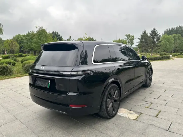Li Auto L9 — Фото автомобиля 9
