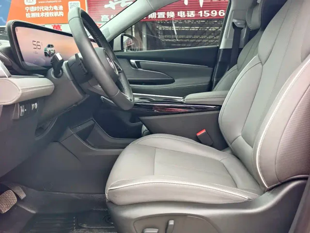 Buick E5 — Фото автомобиля 5