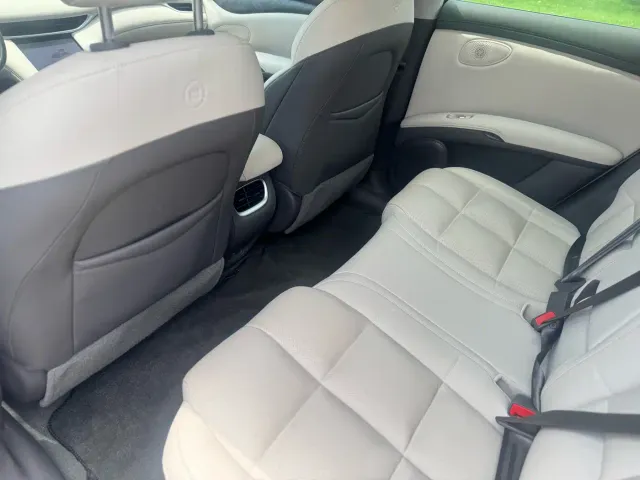 IM Motors LS6 — Фото автомобиля 10