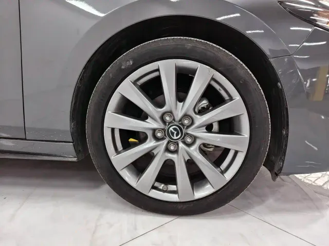 Mazda Axela — Фото автомобиля 4