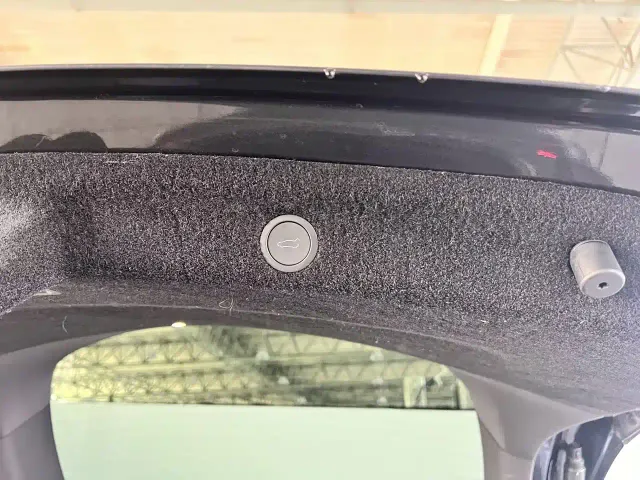 Tesla Model Y — Фото автомобиля 28