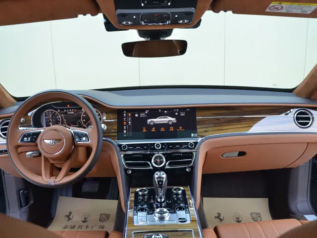 Bentley Flying Spur — Фото автомобиля 13