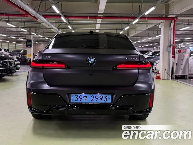 BMW i7 G70 — Фото автомобиля 5