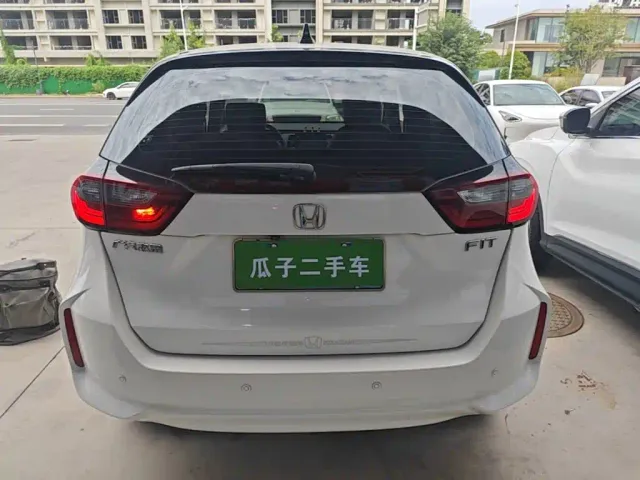 Honda Fit — Фото автомобиля 5