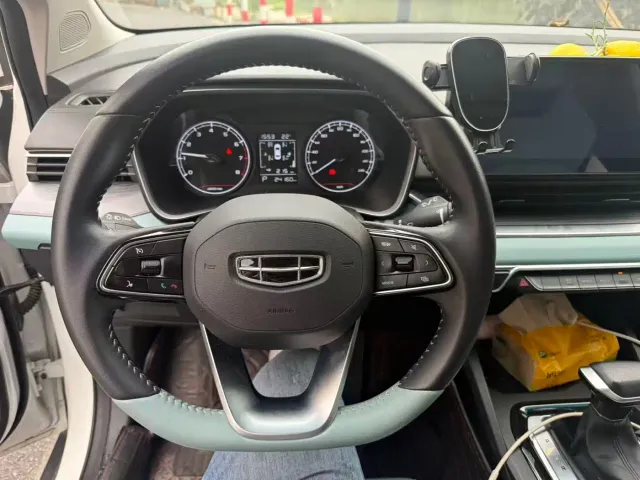 Geely Emgrand S — Фото автомобиля 6