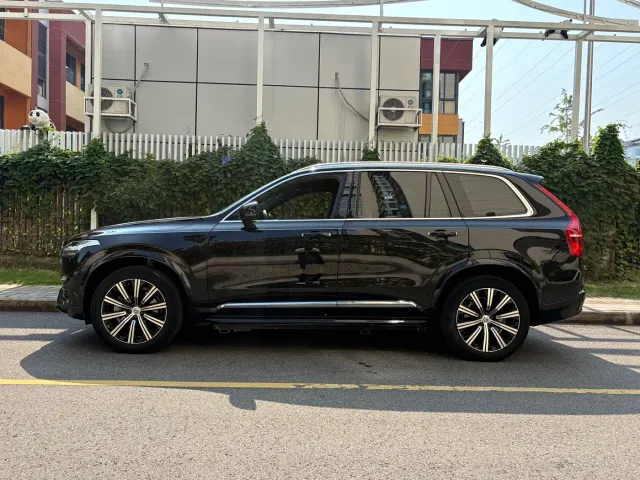 Volvo XC90 — Фото автомобиля 18