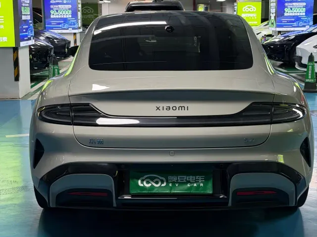 Xiaomi SU7 — Фото автомобиля 24