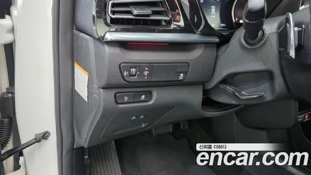 Kia Niro — Фото автомобиля 13