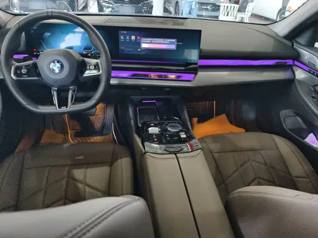 BMW 5 Series — Фото автомобиля 13