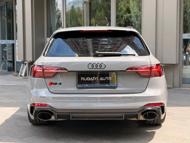 Audi RS 4 — Фото автомобиля 5