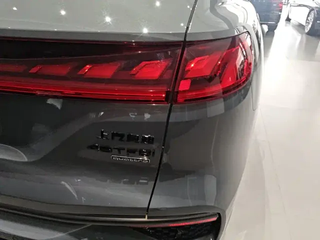 Audi Q6 — Фото автомобиля 7