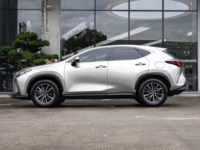 Lexus NX — Фото автомобиля 4