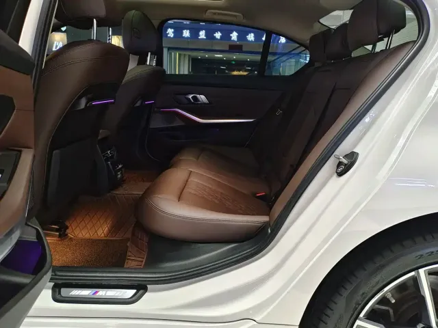 BMW 3 Series — Фото автомобиля 13