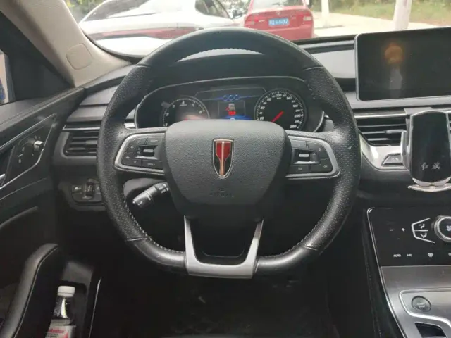 Hongqi H5 — Фото автомобиля 15