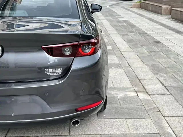 Mazda Axela — Фото автомобиля 7