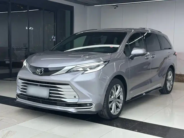 Фотография автомобиля — Toyota Sienna