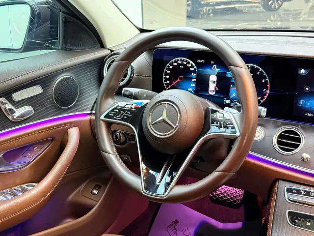 Mercedes-Benz E-Class — Фото автомобиля 7