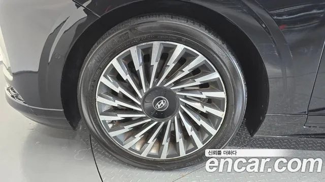 Hyundai Grandeur GN7 — Фото автомобиля 5