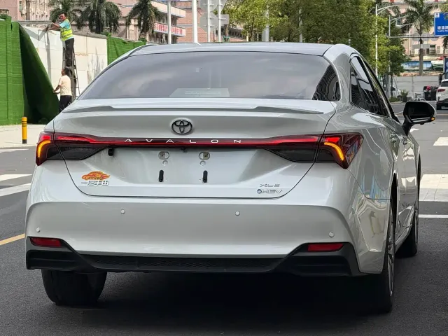 Toyota Avalon — Фото автомобиля 7