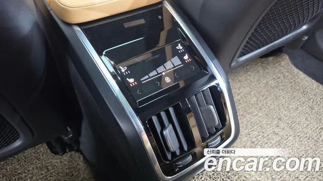 Volvo S90 — Фото автомобиля 25