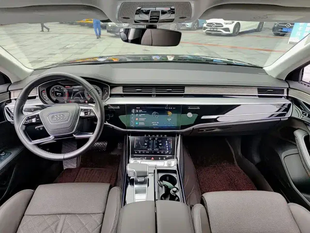 Audi A8 — Фото автомобиля 10