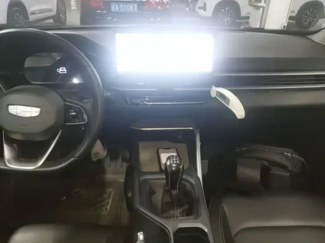 Geely Emgrand — Фото автомобиля 8