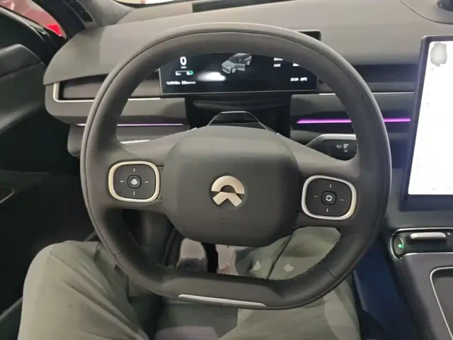 Nio ES8 — Фото автомобиля 2