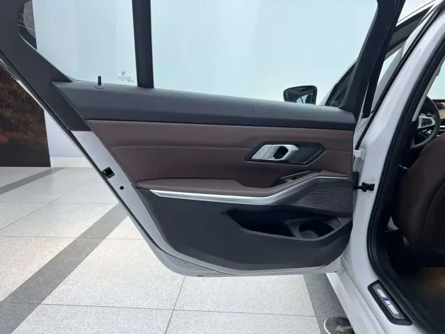 BMW 3 Series — Фото автомобиля 14