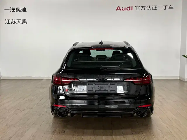 Audi RS 4 — Фото автомобиля 5