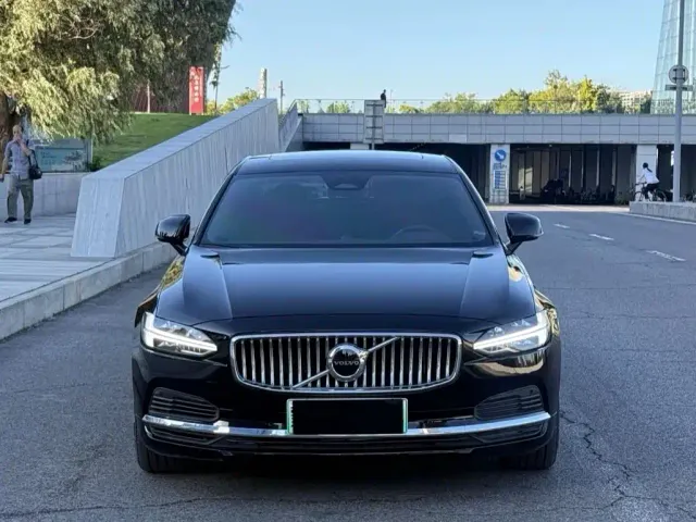 Volvo S90 — Фото автомобиля 2
