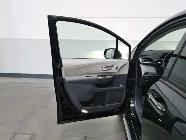 Toyota Granvia — Фото автомобиля 8
