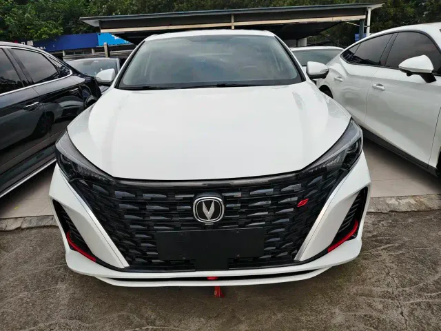 Changan Eado — Фото автомобиля 2