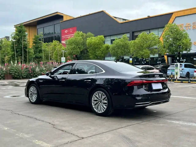 Audi A7L — Фото автомобиля 6