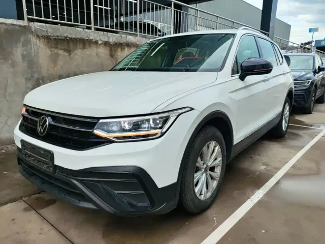 Фотография автомобиля — Volkswagen Tiguan L