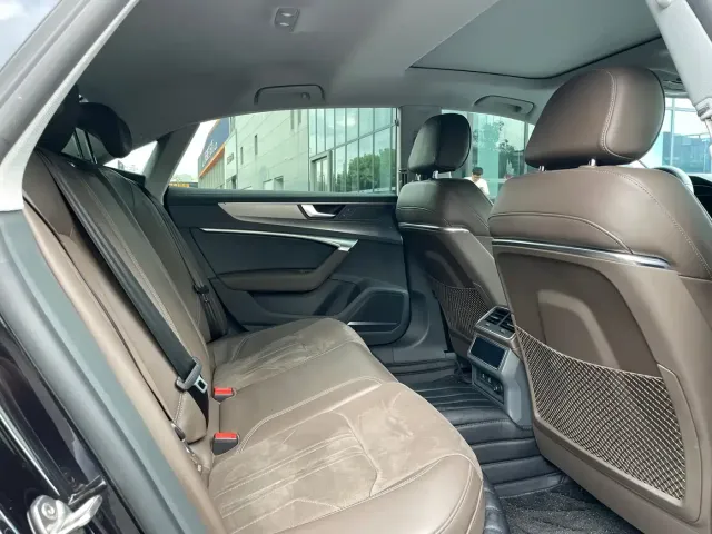 Audi A7L — Фото автомобиля 12