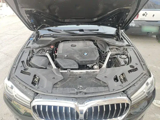 BMW 5 Series — Фото автомобиля 19