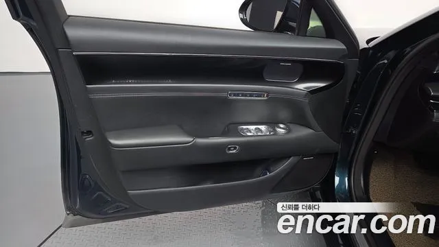 Genesis G90 Бензин 3.5 турбо AWD — Фото автомобиля 22