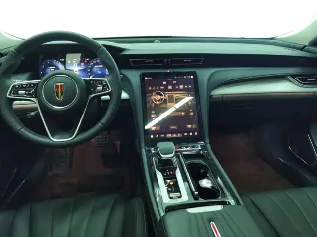 Hongqi H5 — Фото автомобиля 12