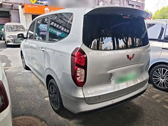 Wuling Hongguang — Фото автомобиля 4