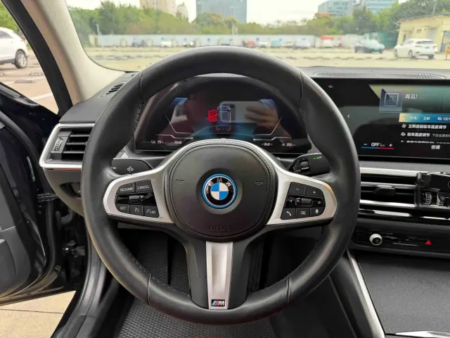 BMW i3 — Фото автомобиля 10