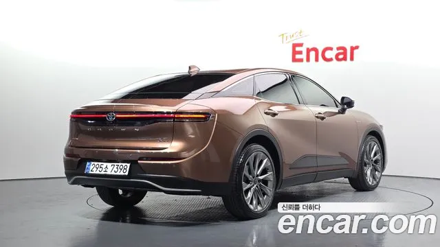 Toyota Crown — Фото автомобиля 2