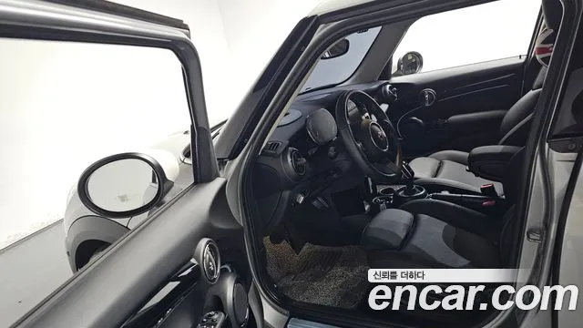 Mini Cooper Cooper 5 дверей Classic — Фото автомобиля 10
