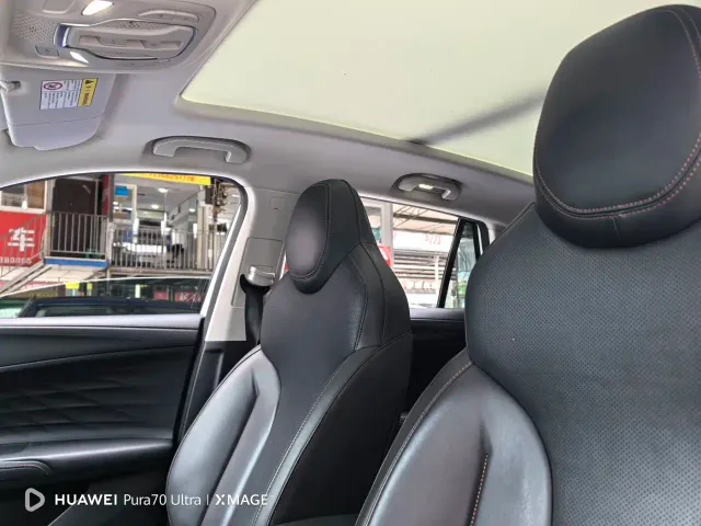 Roewe RX5 — Фото автомобиля 9