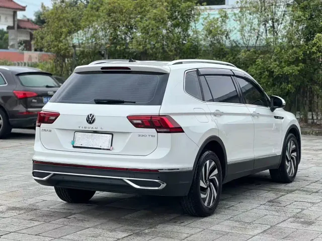 Volkswagen Tiguan L — Фото автомобиля 10