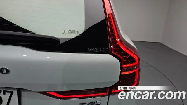 Вольво XC60 — Фото автомобиля 23
