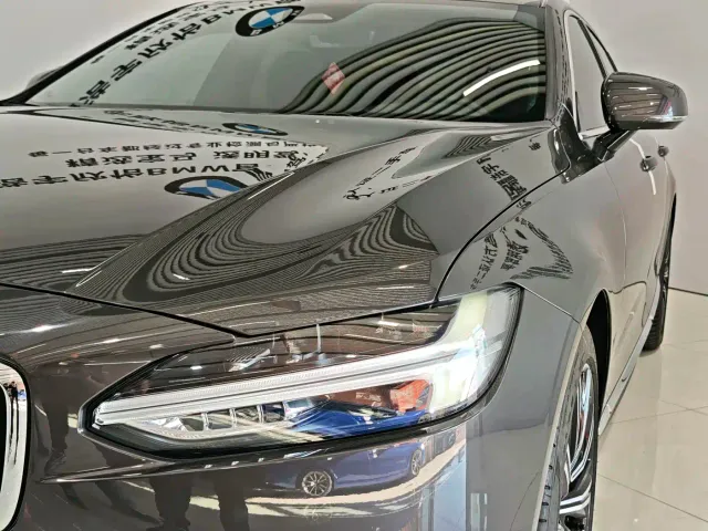 Volvo S90 — Фото автомобиля 15