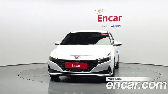 Hyundai Avante CN7 — Фото автомобиля 3