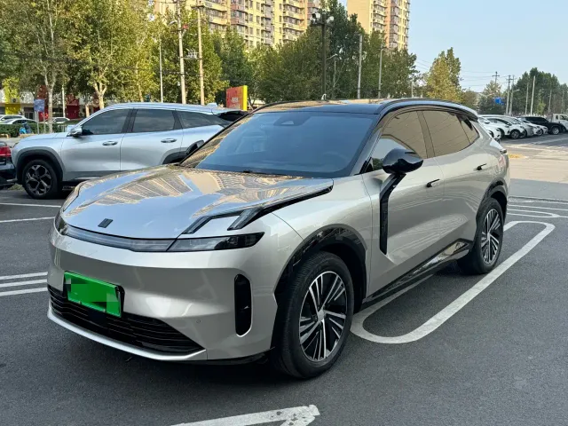 Фотография автомобиля — Lynk & Co 08 EM-P