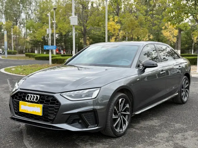 Фотография автомобиля — Audi A4L