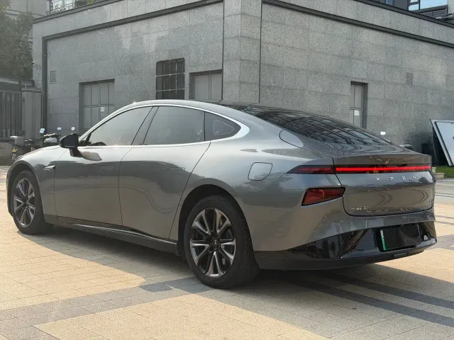 Xpeng P7 — Фото автомобиля 16